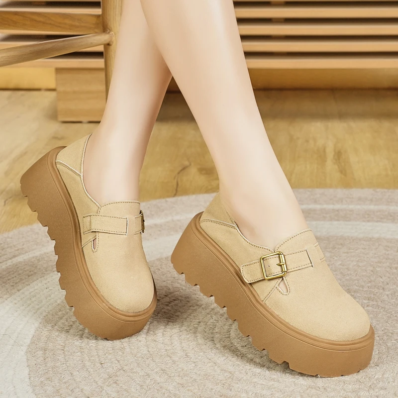 

Women's Suede Buckle Platform Loafers - Chunky Sole Retro Casual Shoes