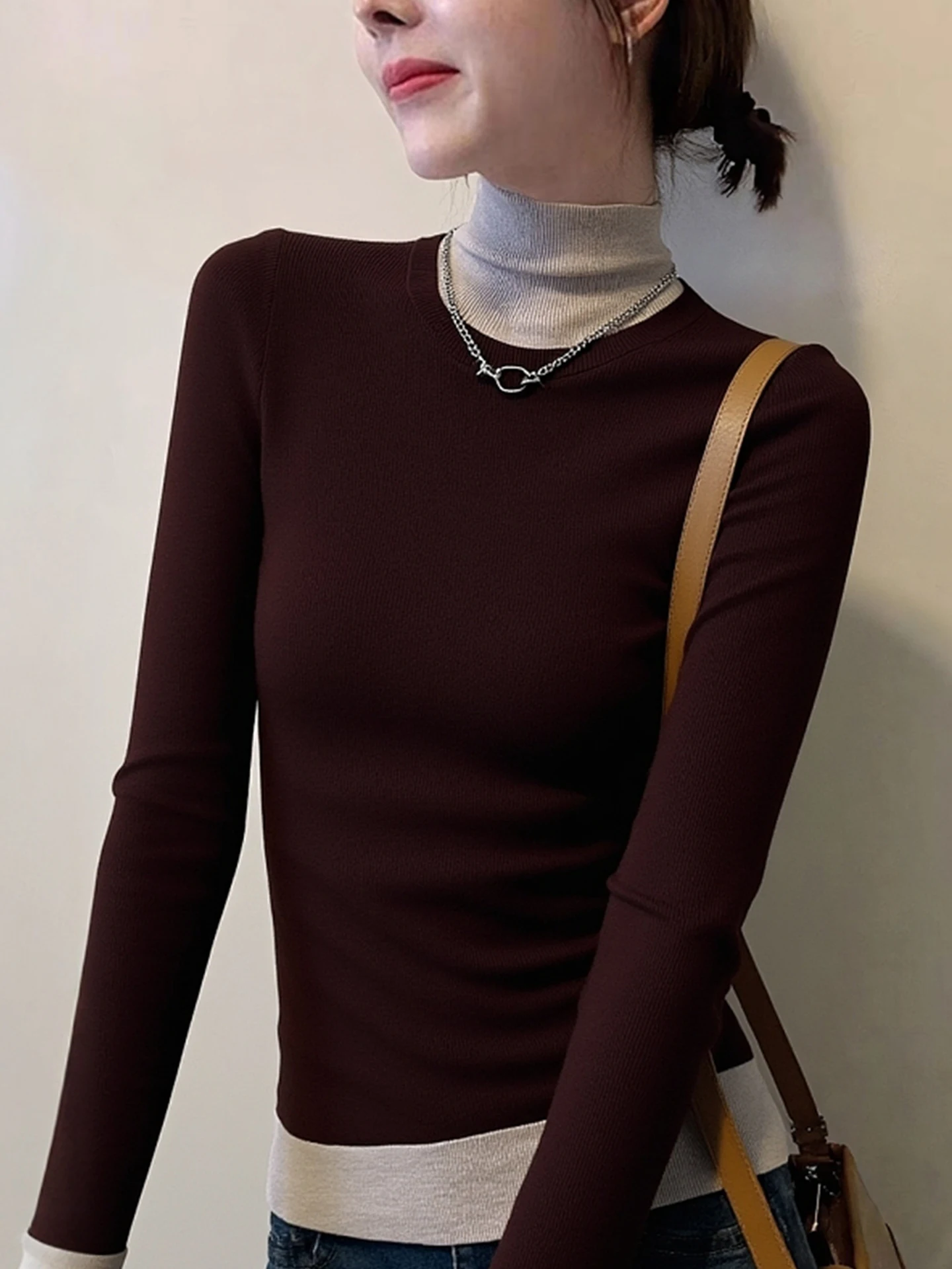 

Slimming Effect Knitted Long Sve Overhead Base irt Color Blo Design Faionable Youthful Winter Camere Women's Top