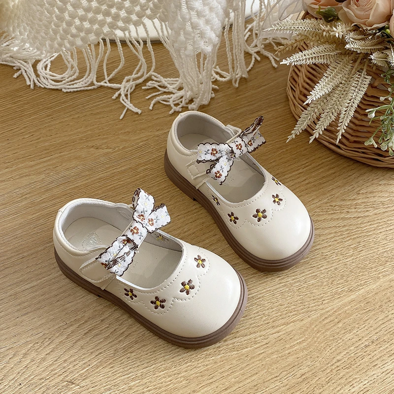 

Toddler Girls Princess Style Leather Shoes 2026 New Summer Kids Mary Jane Flats Soft Sole Classic Elegant School Party Wedding