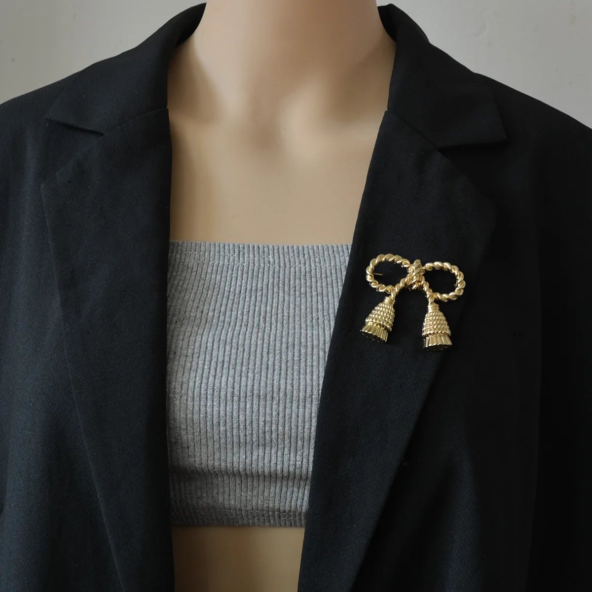women antique golden twist brooch small bow pin accessories jewelry