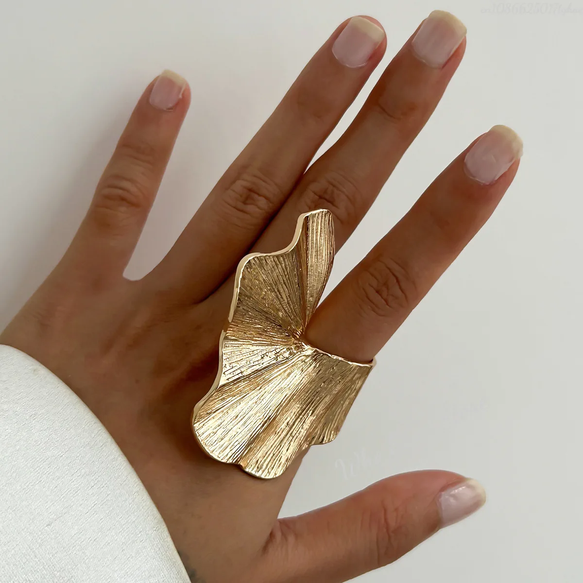 Ginkgo Leaf Ring for Women Men Fashiontrend Classic Metal Pleated Personality Leaf Fan-Shaped Finger Ring Punk Party Jewelry image 2