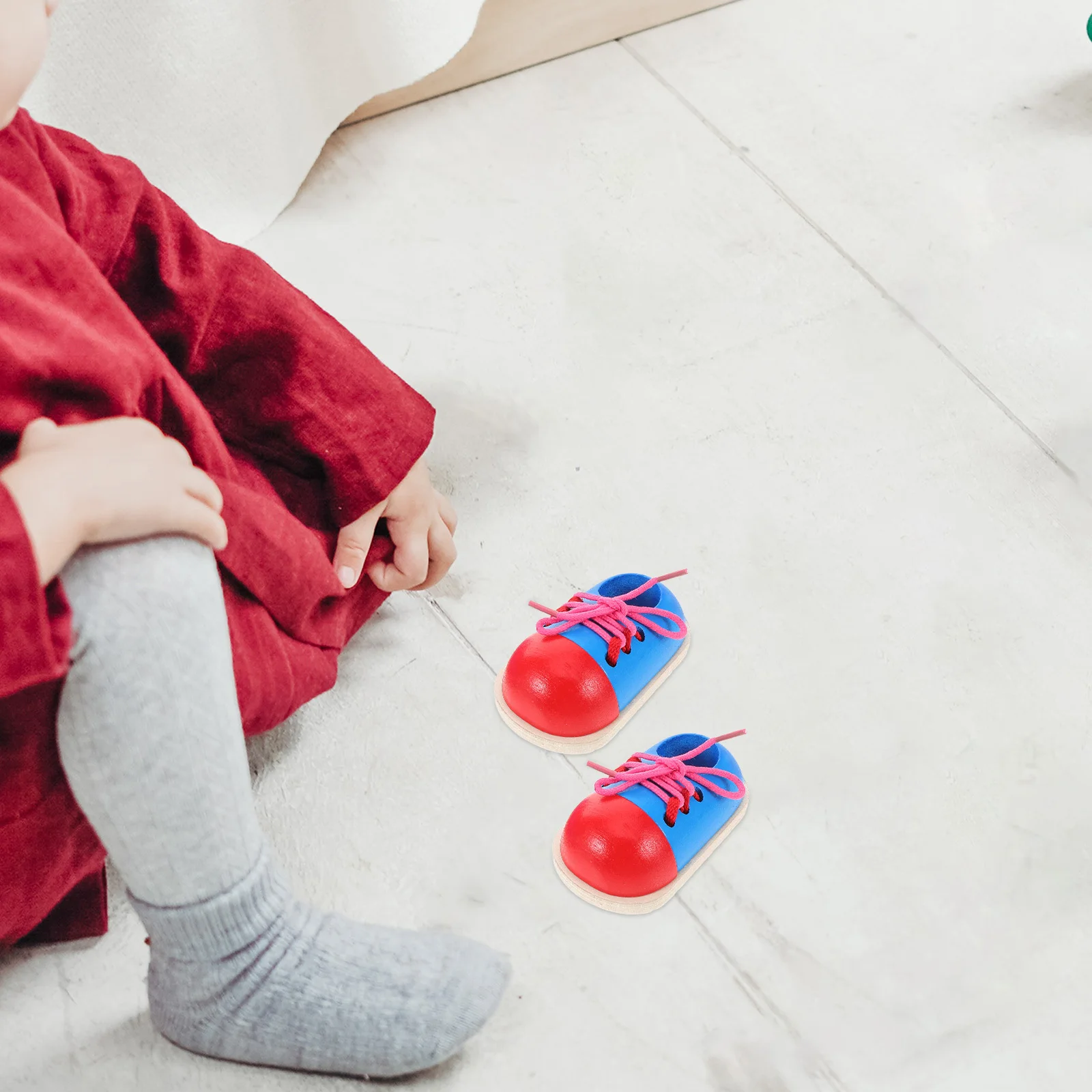 

2Pcs Montessori Wooden Lacing Shoe Early Learning Threading Kit Handeye Coordination Shoelace Tying Practice for Toddlers