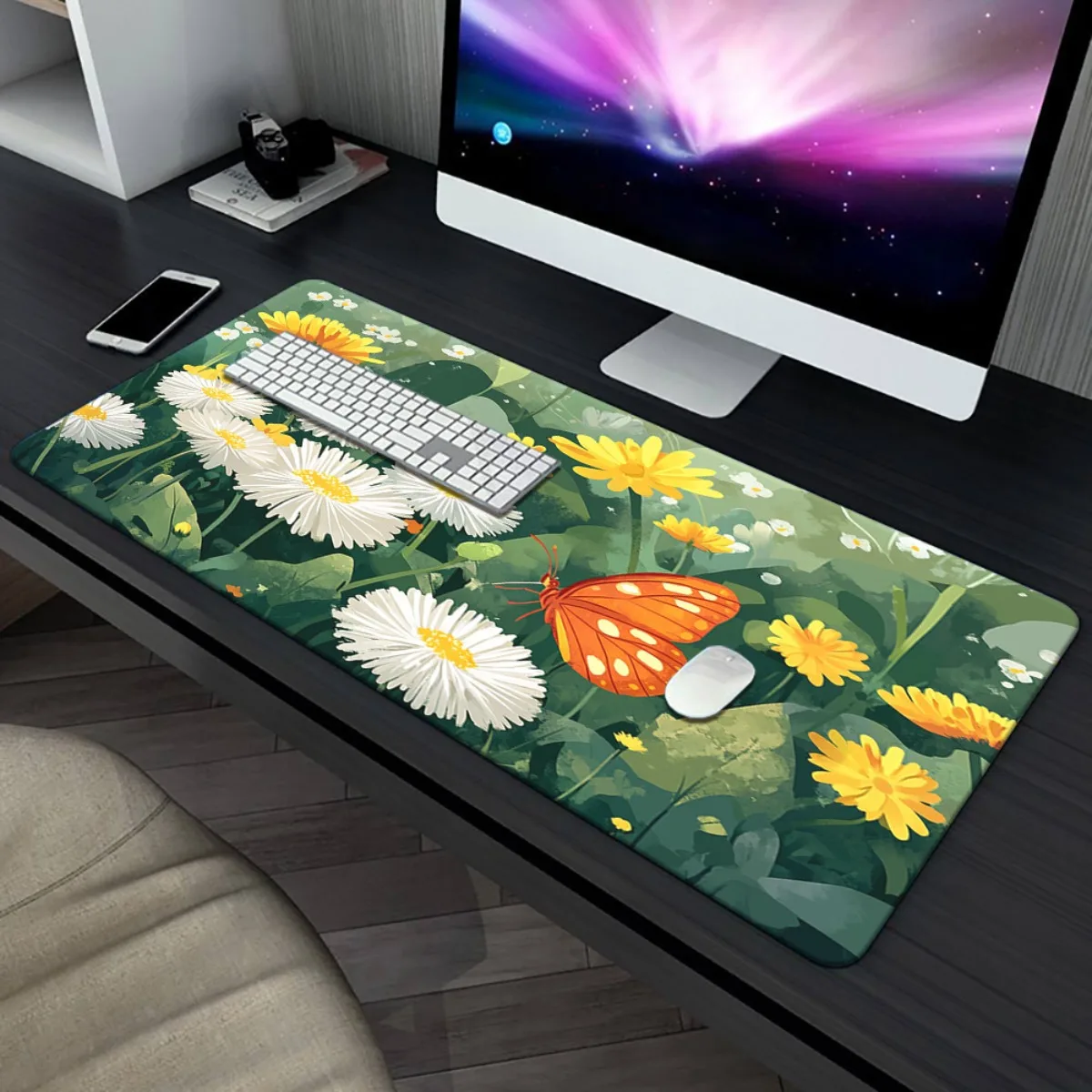 1 Buah Mousepad XXL Motif Bunga Aster dengan Kupu-kupu Cetak HD - Alas Meja Bermotif Bunga yang Cerah untuk Gamer & Penggunaan Kantor, Alas Karet Anti Selip, Halus