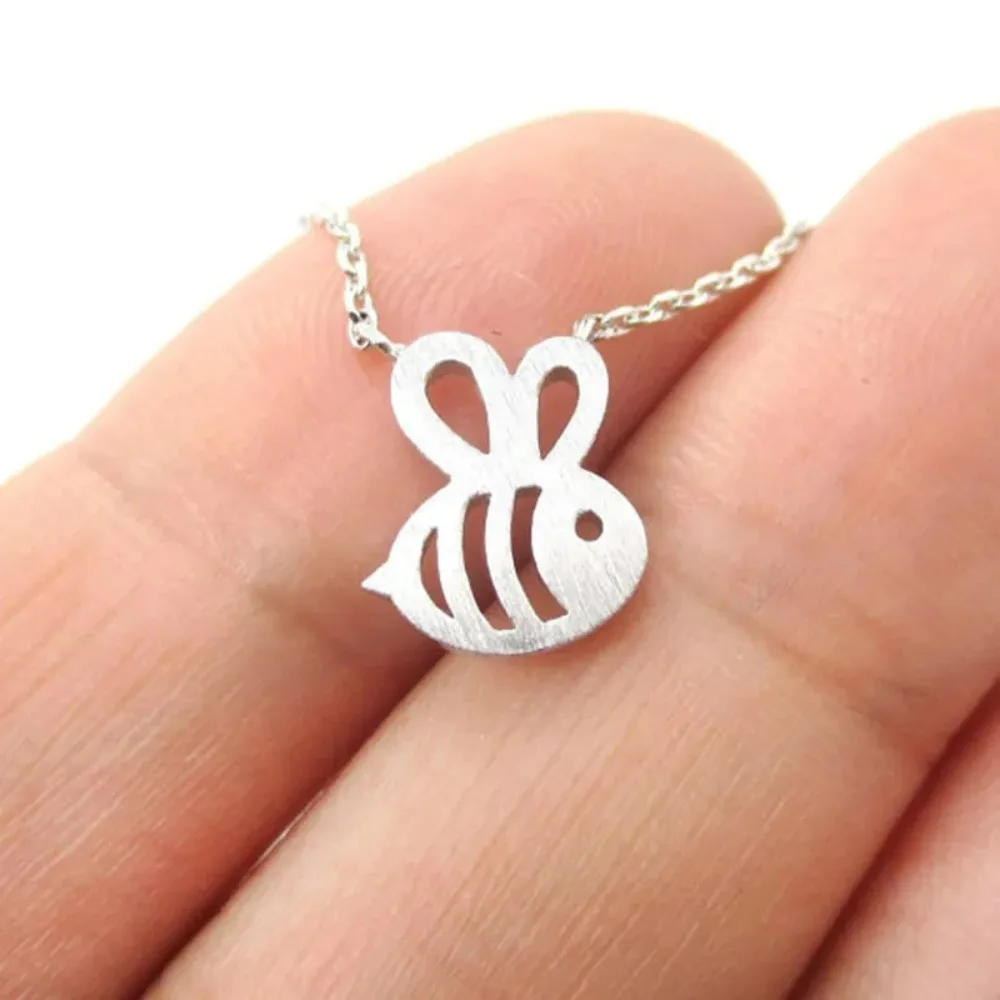 FSUNION 2024 New Simple Bee Pendant Necklace Shaped Cute Insect Charm Chokers for Women Girls Fashion Jewelry Gifts