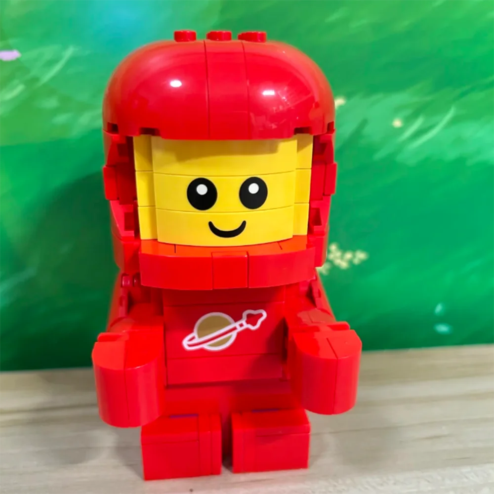 

Набор для сборки MOC «Маленький космонавт», 250 деталей, милая модель космической фигурки, декор для рабочего стола, подарки на день рождения для детей и взрослых