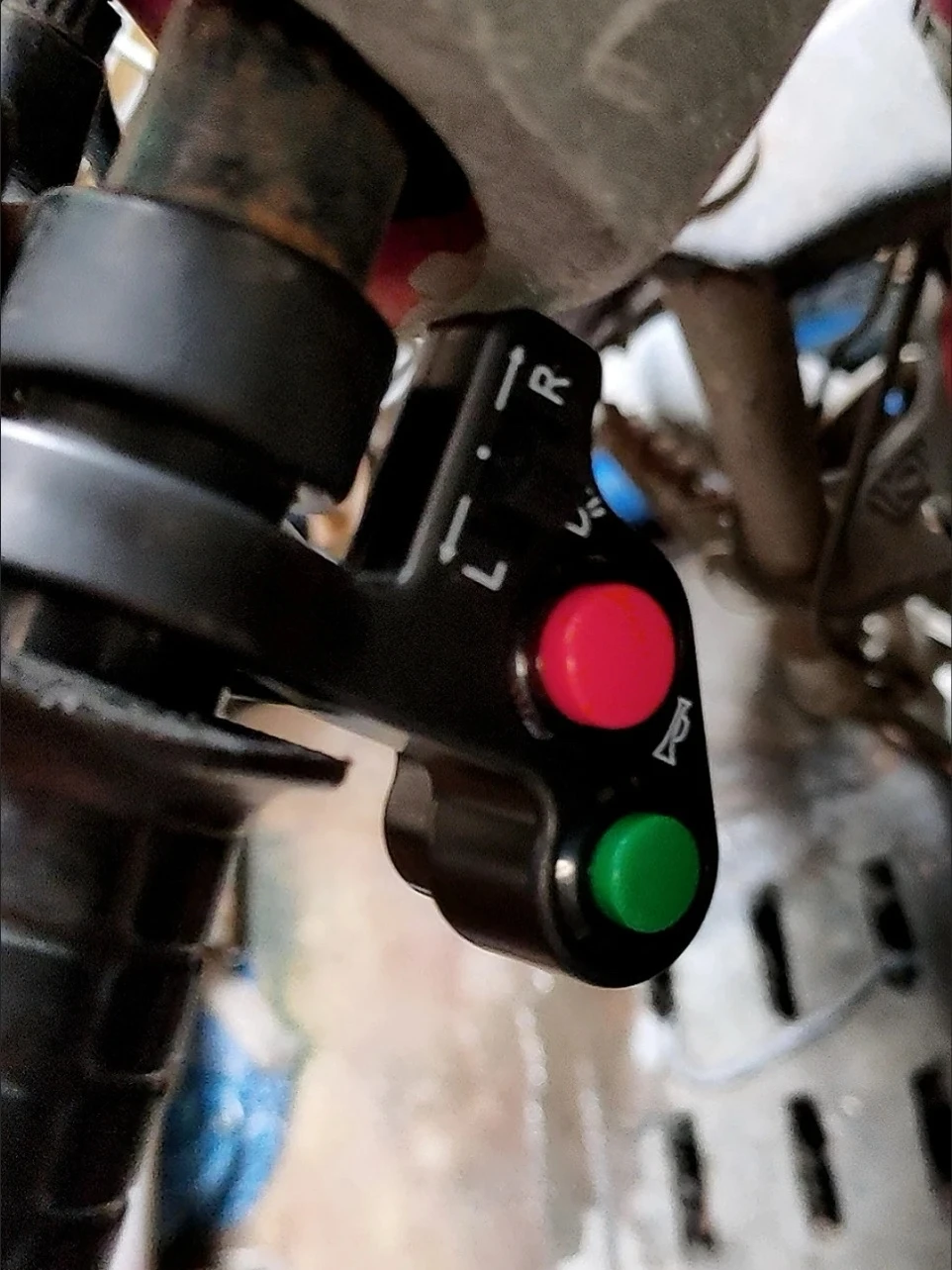 AliExpress NONE Universal Motorcycle Switch Handlebar Electric Bike Scooter Horn Turn Signals On/Off Button Light Switch Old School