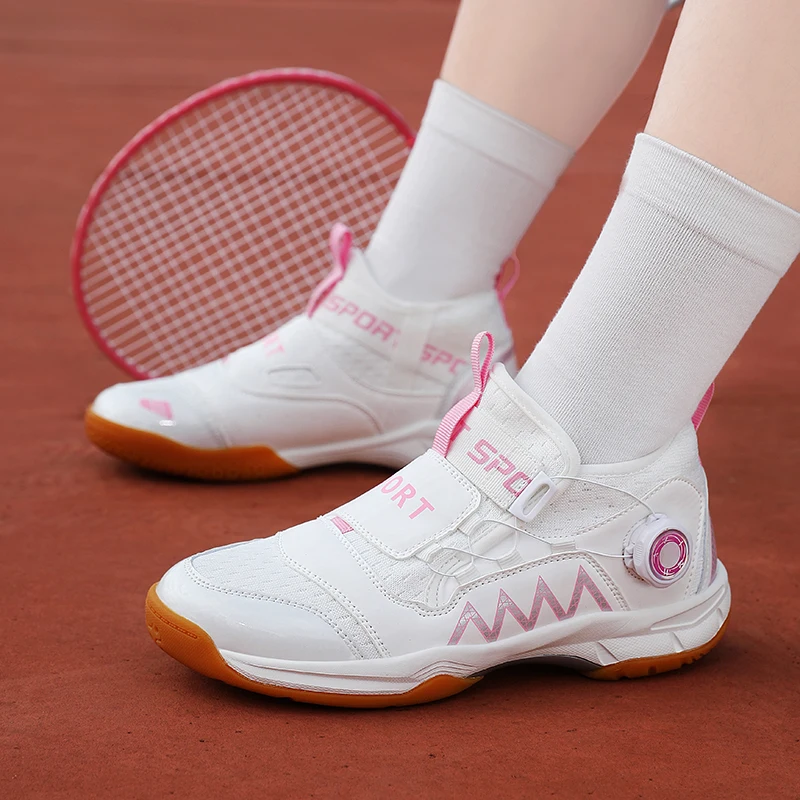 Scarpe da badminton sportive professionali per bambini, scarpe da allenamento sportive da ping pong per bambini traspiranti in mesh alla moda
