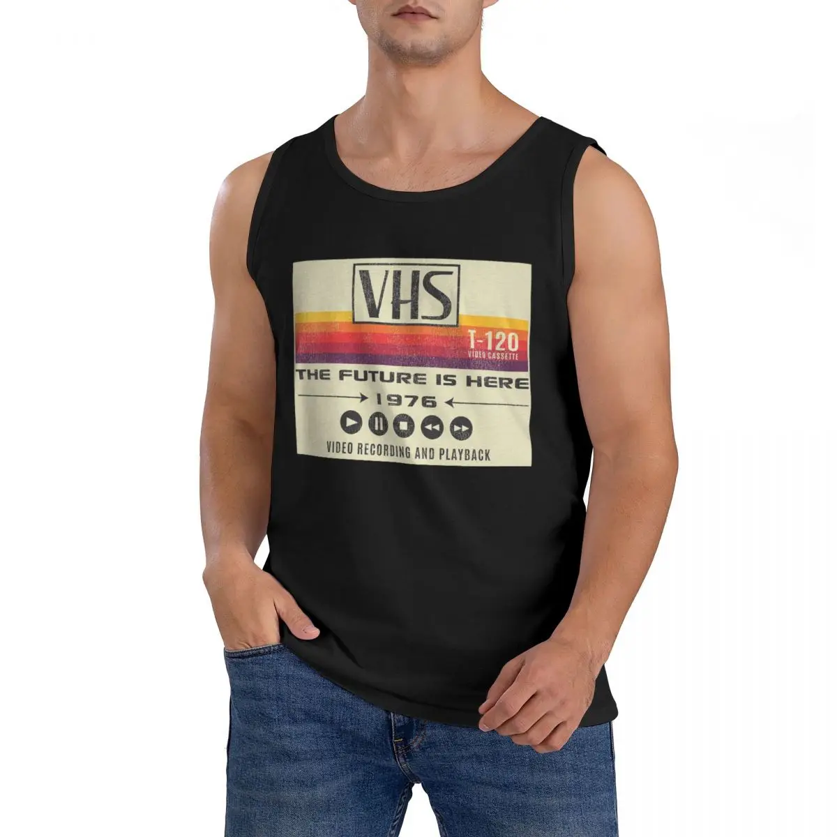 Camiseta sin mangas 100% algodón VHS The Future Is Here 1976 con efecto desgastado, chaleco deportivo para hombre, tops de ropa deportiva, chaleco con cuello redondo para hombre