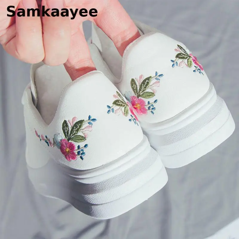 

35-40 Women White Shoes Female Sneakers Spring Autumn Embroider Zapatos Breathable Casual Vulcanized Lace-up Soft Sole Footwear