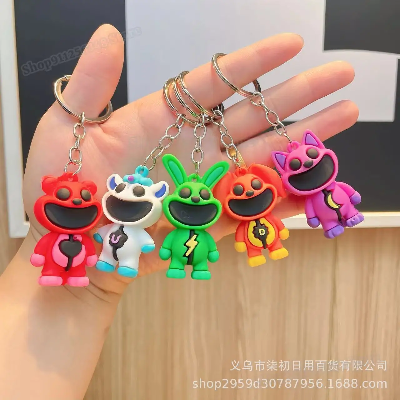 Smilings Critters Key Chains Game Cartoon Figure Keyrings Car Keychain Accessories Backpack Pendants Fashion Charms Kids Toys