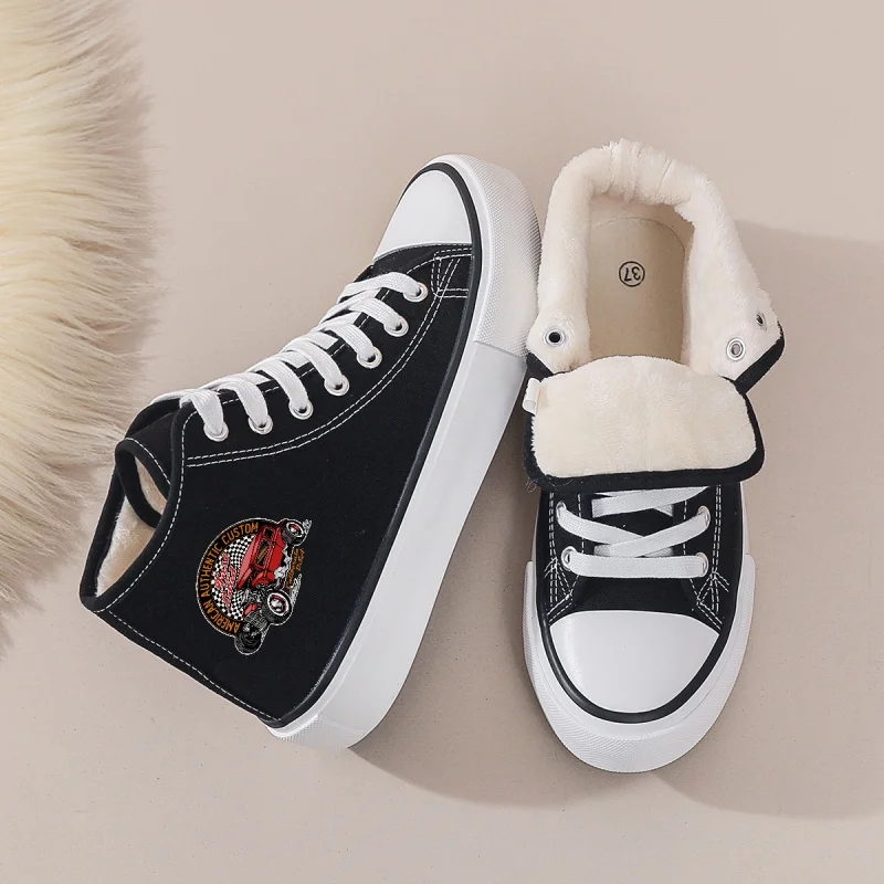Zapatillas altas de lona negra para mujer: forro polar para invierno. Parche de dibujos animados y cierre de velcro. Ropa casual diaria y escolar.