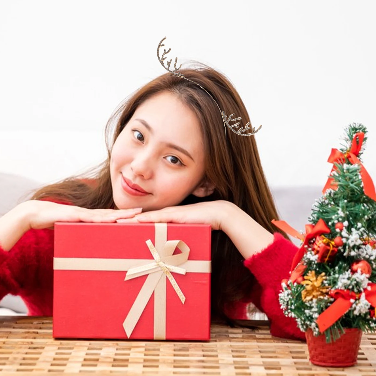 

Cute Deer Horn Headband with Snowflakes Zinc Alloy Reindeer Antlers Hair Hoop Festive Holiday Christmas Party Accessory