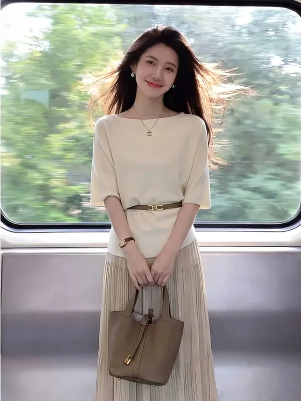Fashionable Elegant Women's Summer Outfit High Waist Skirt And T-Shirt Two-Piece Set Folded Design Slimming Effect