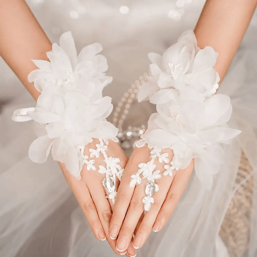 Creative Lace Wedding Gloves Floral Pattern Photo Pros Fingerless Gloves Versatile Crystal Bridal Gloves Bride Accessories