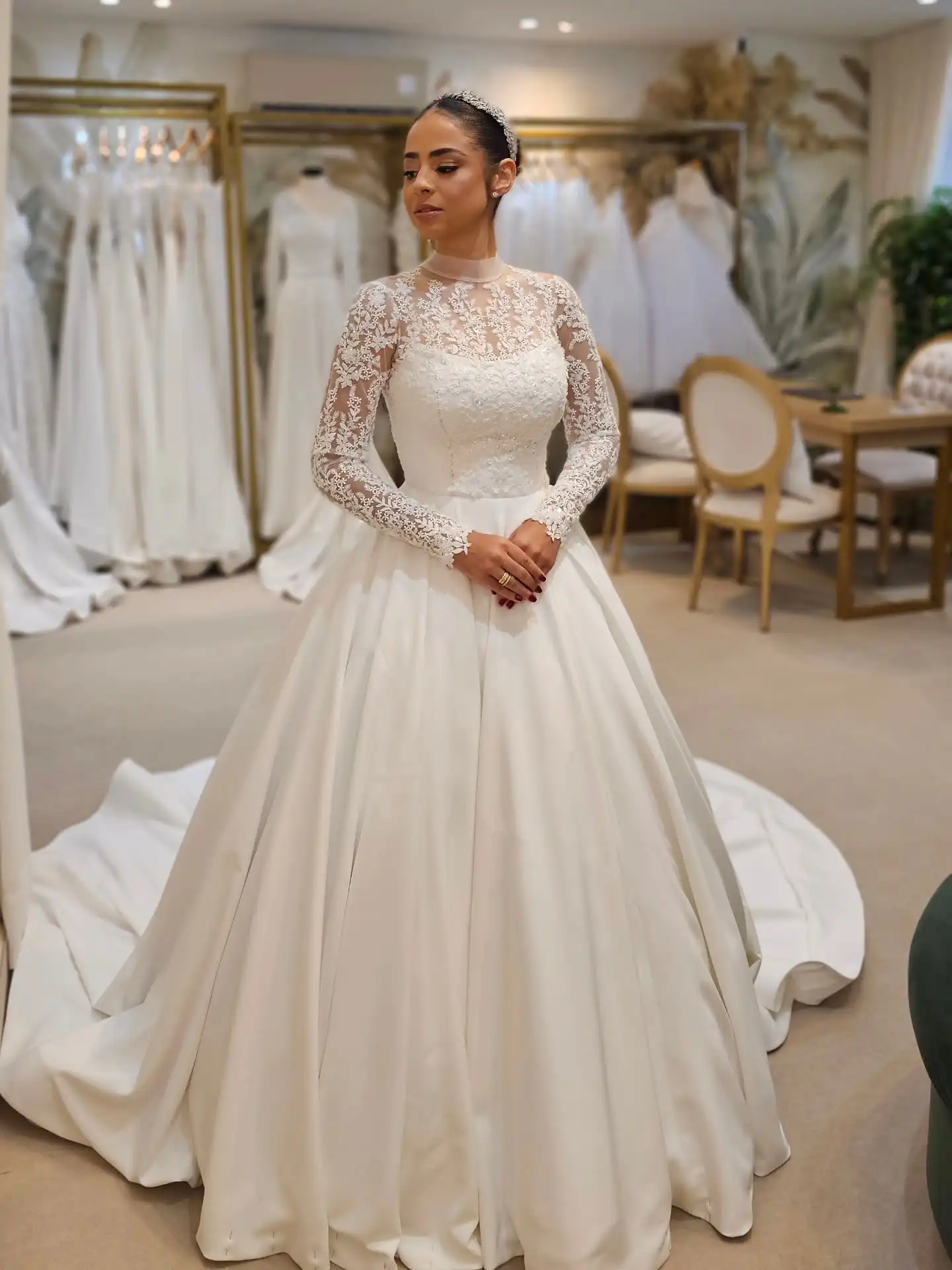 

Customized Luxury Modest Sparkly High Neck Floral Lace Satin Ball Gown Wedding Dress Chapel Train Bridal Gown Vestidos De Novia