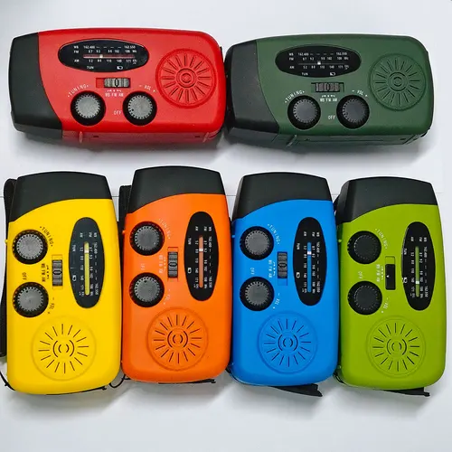 Imagen 1 del producto Radio portátil pequeña con manivela solar, radio AM/FM, batería de 2000 mAh, carga USB tipo C, con linterna de 3 LED, radio de emergencia.
