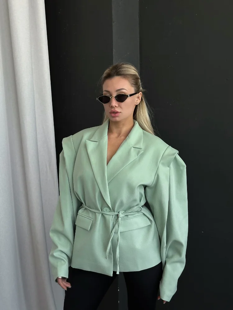 

Solid Broad Shoulder Lapel Lace Up Suit Jacket Women Chic Full Sleeve Button Pocket Loose Coat Autumn Lady Highstreet Outwear