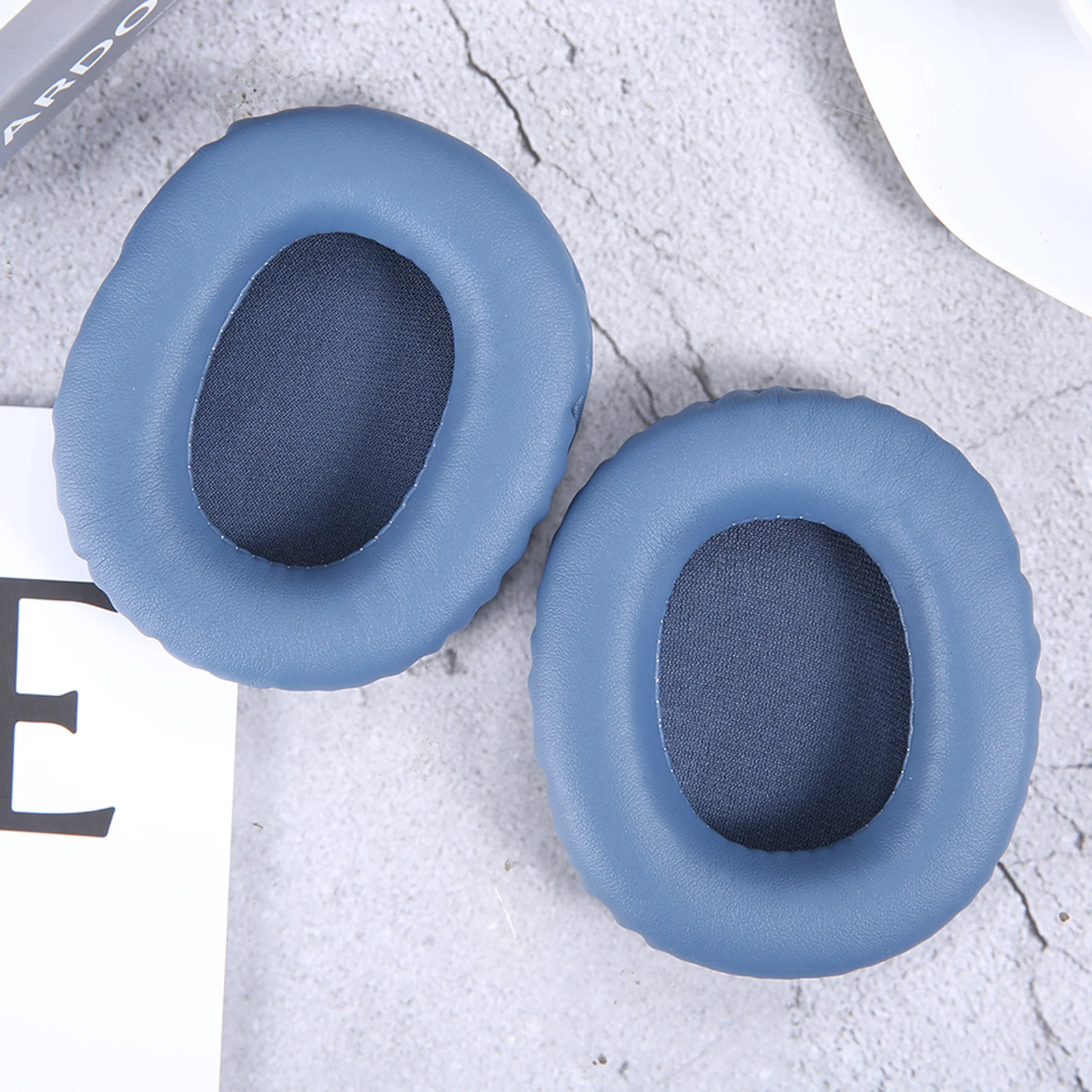 2 pezzi di cuscinetti per le orecchie di ricambio in pelle proteica cuscini per Audio-Technica ATH-SR30BT cuffie con fascia per cuffie fodera per cuscino