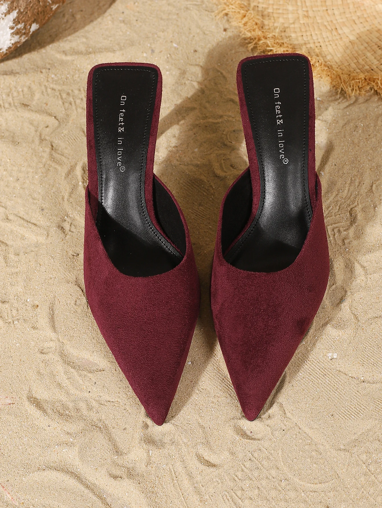 حذاء نسائي بكعب ستيليتو سهل الارتداء من جلد الغزال، أنيق ومتعدد الاستخدامات ومريح.