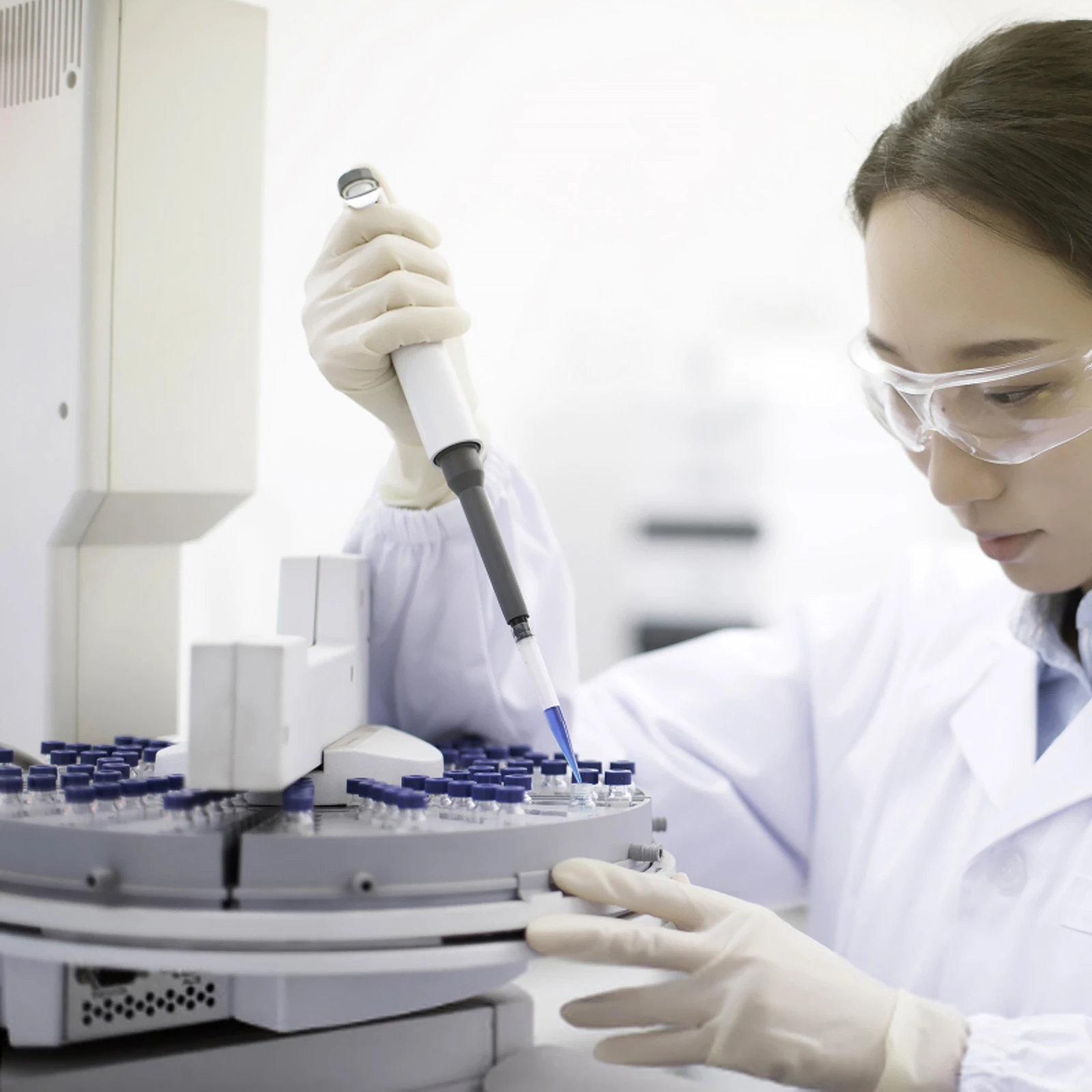 100 Pcs Injection Bottle with Cap Pad Liquid Sample Vial Mini Nut Multiple Size Small Vials Glass Container Lid for Lab