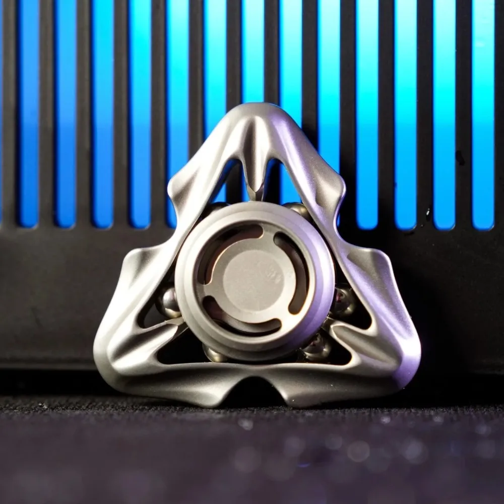 DOM EDC トーチドラゴン 三枚刃 フィジェットスピナー ストレス解消おもちゃ オフィスデスクアクセサリー ジャイロ フィジェットスピナー