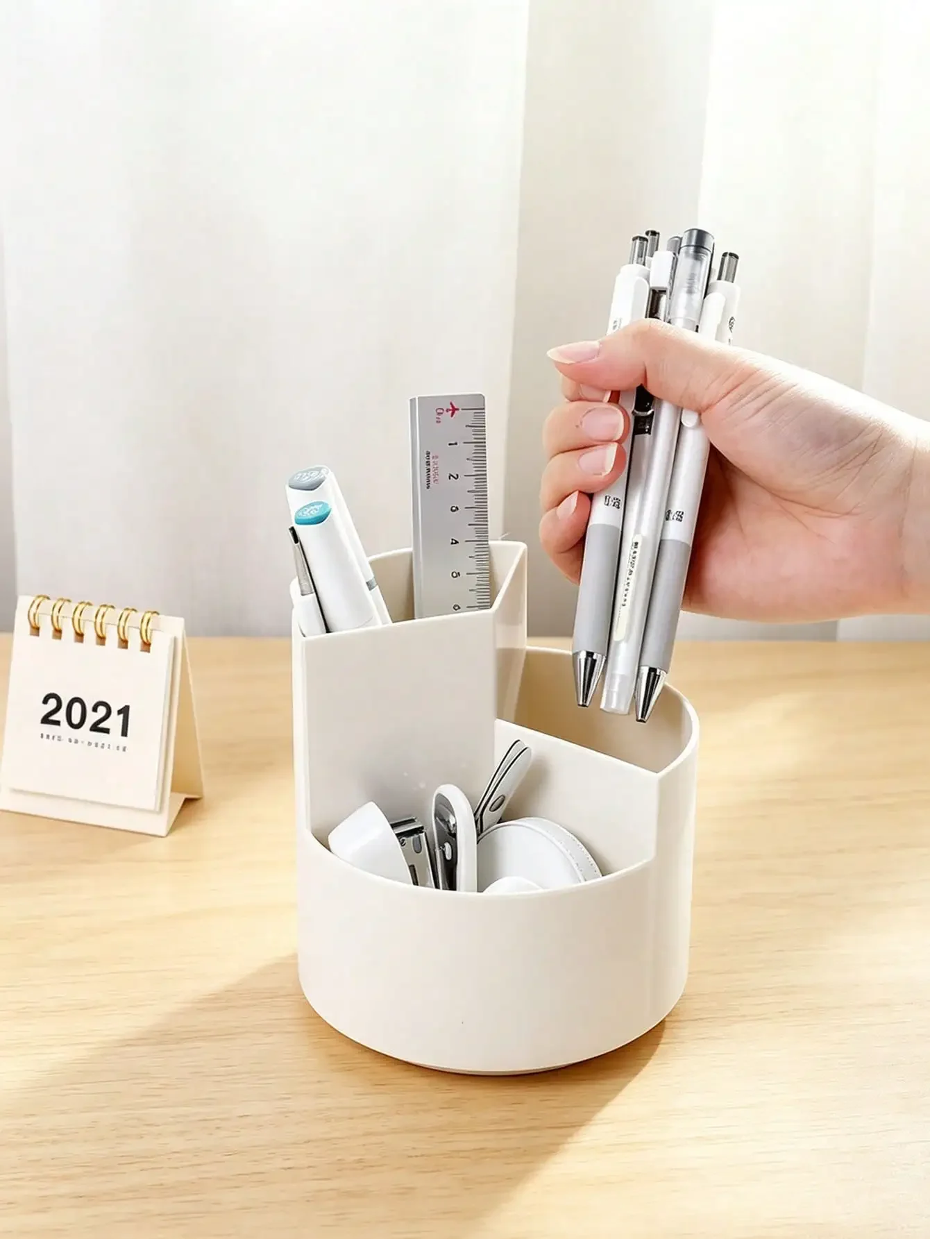 360° Rotating Pen Holder, 3-Compartment Design, Large Capacity Rotating Pen Cup Desktop Storage Box, Suitable For Office, School, Art Supplies, Back To School Season, Home Storage School Supplies