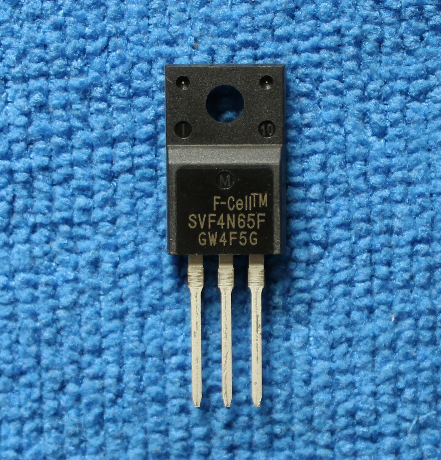 1PCS  SVF4N65F 4N65F SVD4N65F TO-220F In Stock