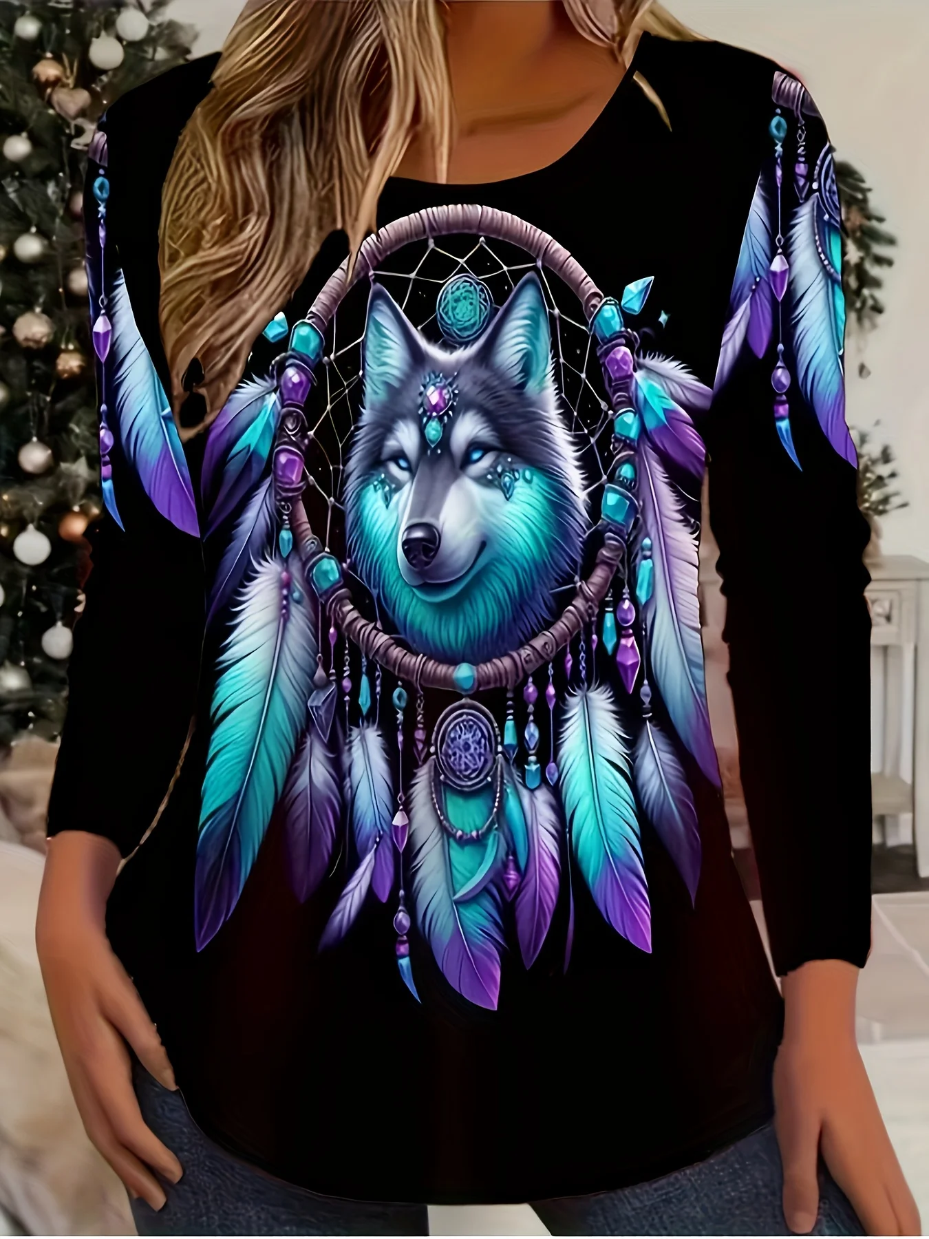 Women's Long Sleeve T-Shirt, Vibrant Wolf Head Inside Dreamcatcher With Blue And Purple Feathers And Beads Print, All-Winter Holiday Style Top Suitable For Leisure And Sports Scenarios