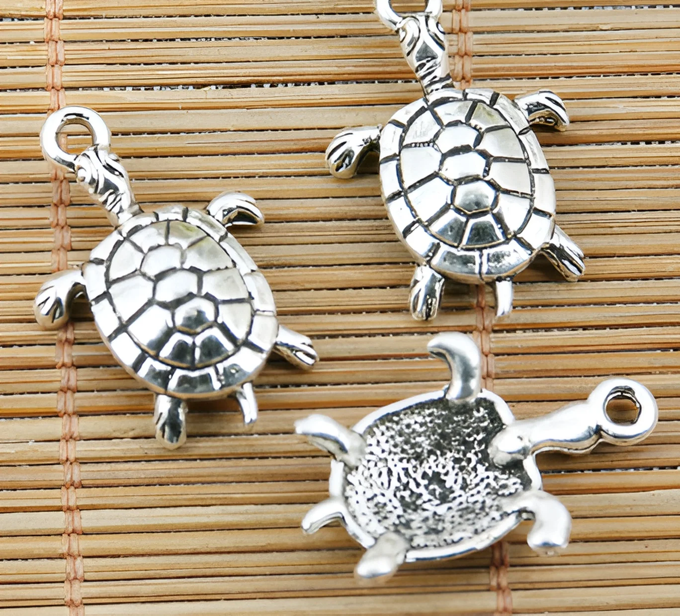 

35pcs 26.8*17.6mm ,hole 2.3mm Alloy matel tibetan silver sea turtle pendants HWEF2238