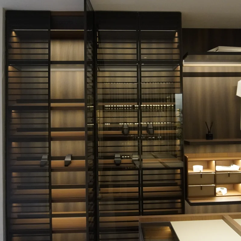 Custom Wardrobe Shoe Rack LED Glass Doors Grille One Stop Space Saving Heavy Duty Moisture Proof OEM For Hotel Apartment Villa