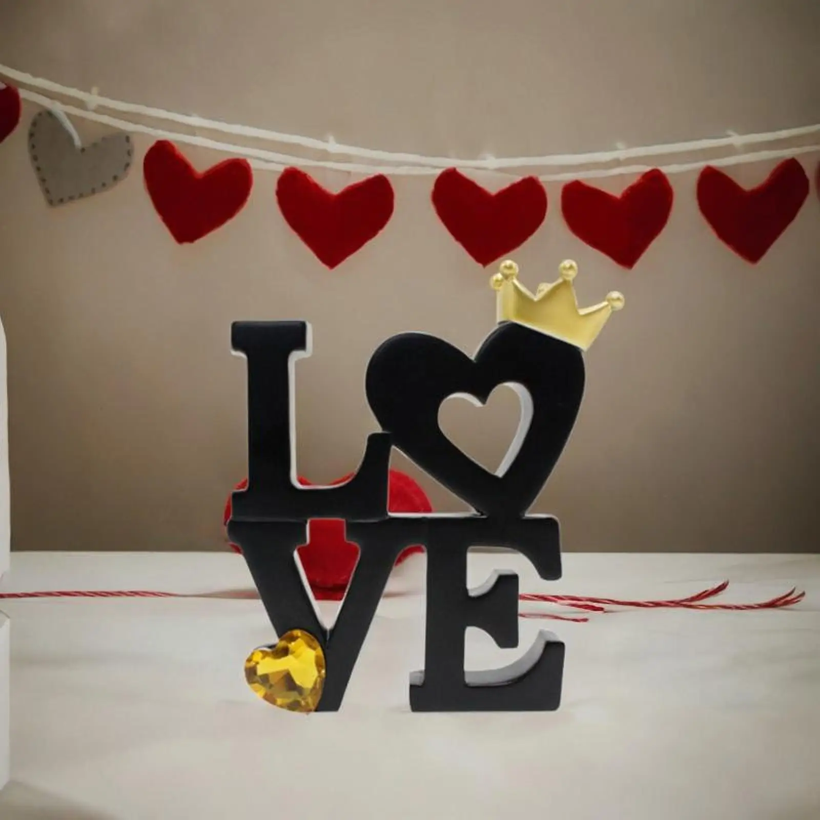 Resin Decorative Love Sign Cutout Centerpiece Table Decoration for Farmhouse