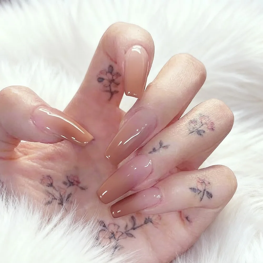 24개 그라데이션 브라운 프렌치 인조 손톱 (접착제 포함) 아크릴 프레스온 가짜 손톱 여성용 발레리나 코핀 모양 DIY 매니큐어 도구