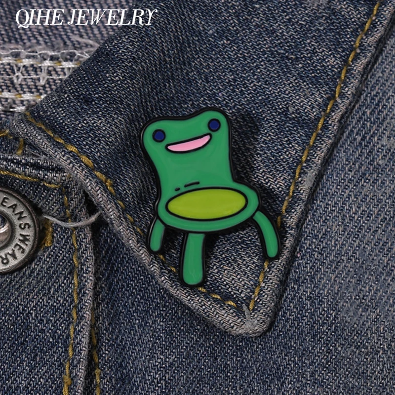 Lovely Green Frog Enamel Pin Chair Animal Cartoon Brooch Badge Lapel Clothes Hat Backpack Gift Kids Women Jewelry Wholesale