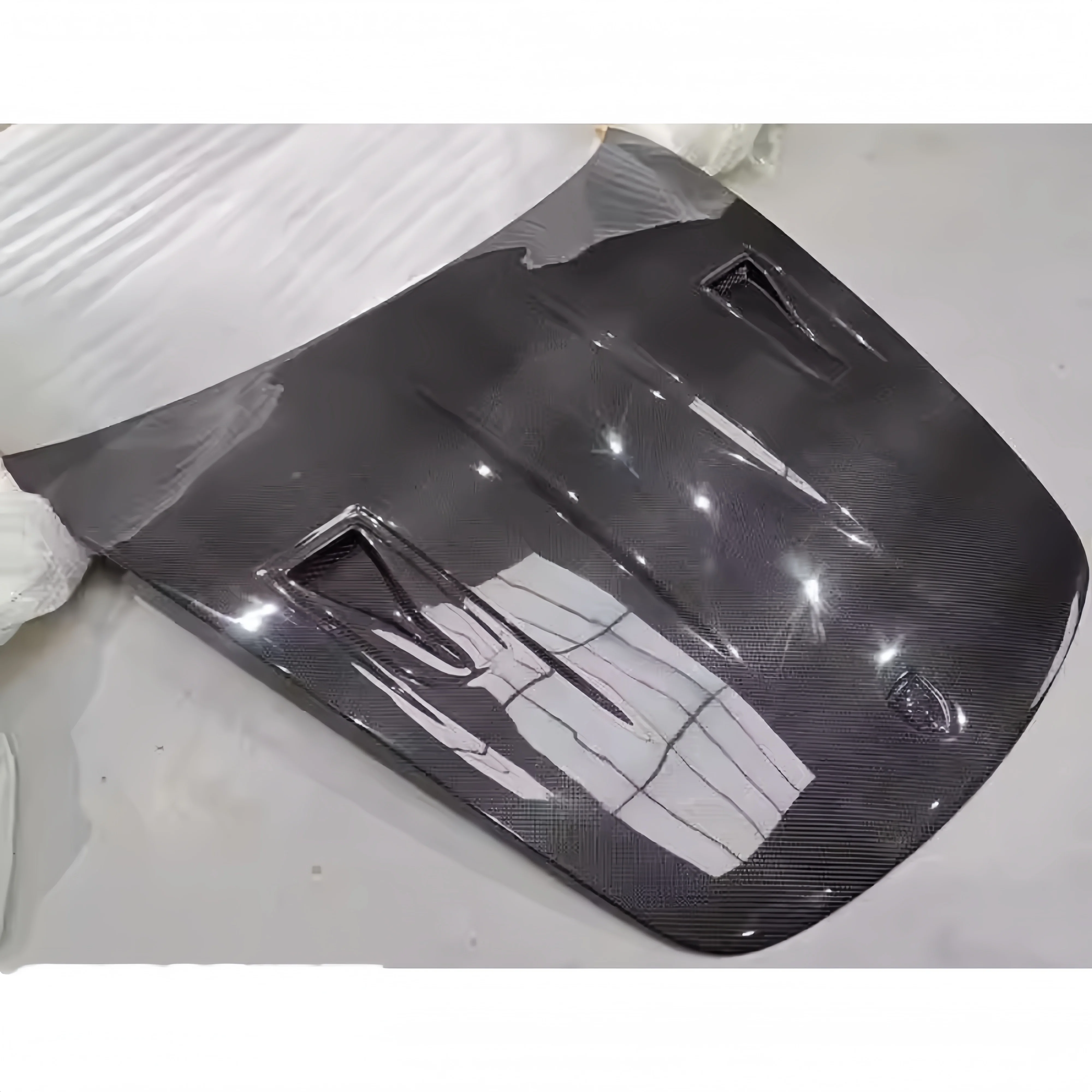 

New Dry Carbon Fiber Engine Hood for Porsche 911 997 Body Components Upgrade for Specific Models