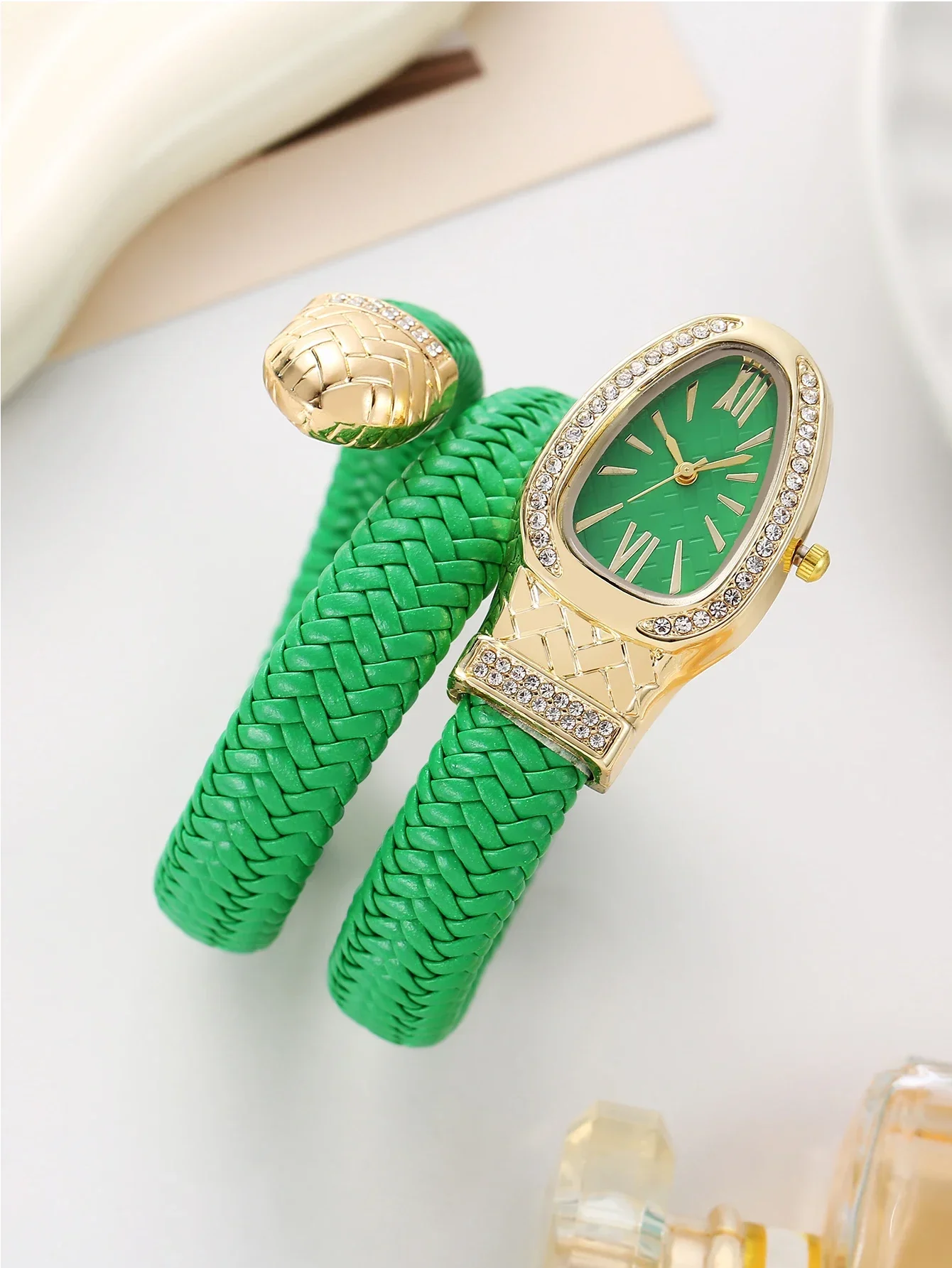 Bracelet serpentin pour femme, montre à quartz polyvalente et créative, montre-bracelet personnalisée