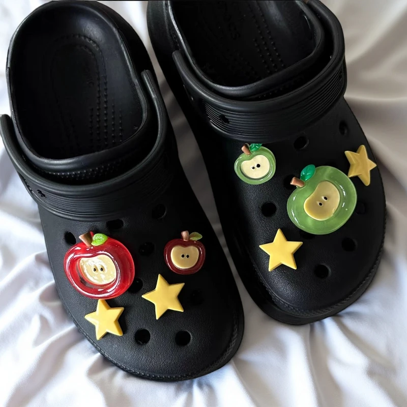 المبيعات الساخنة سحر الأحذية الموضة لزهور التفاح الخماسي الصغيرة قباقيب إبزيم الحذاء لطيف إكسسوارات الأحذية الديكور للفتيات هدية