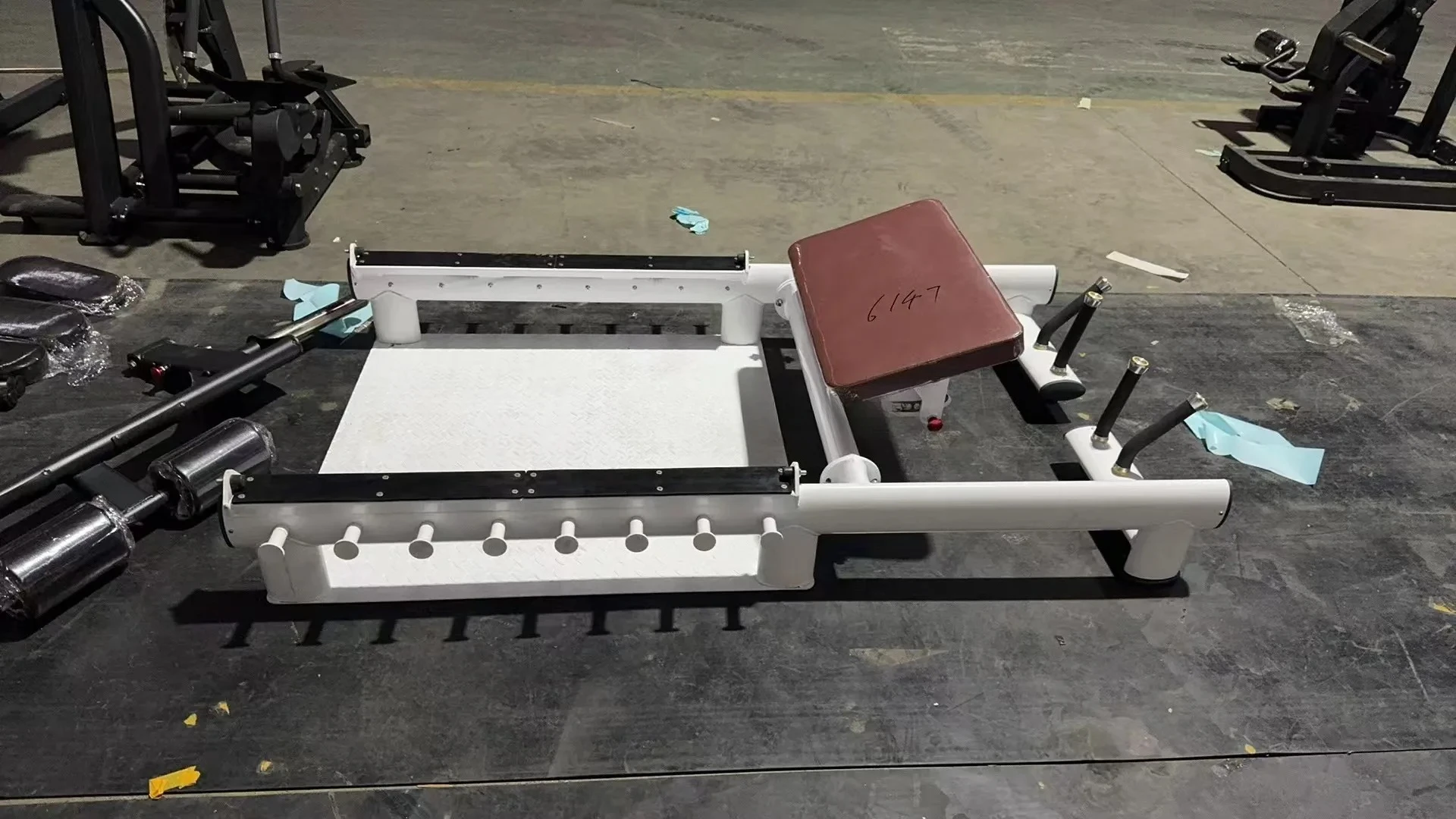 Strength Training Plate Loaded Hip Drive Barbell Hip Thrust Machine Hip Thrust Gym Equipment