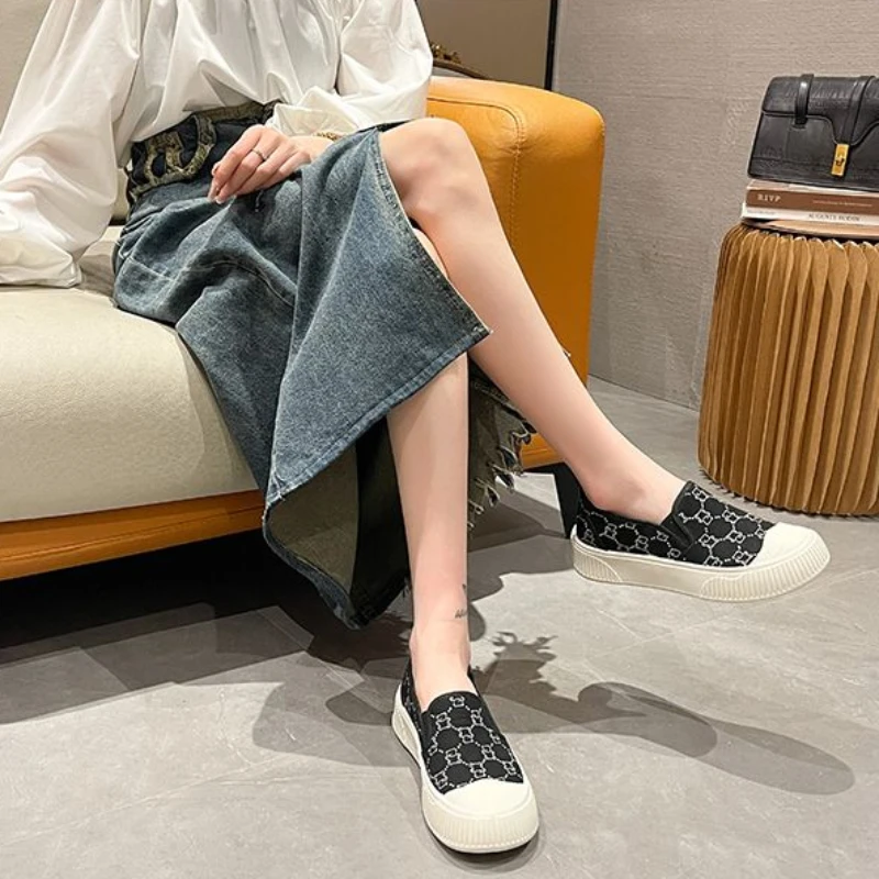 Canvas High on Platform Slip Loafers Whit Women\'s Shoes Light Cotton Designer 2024 Nowa oferta mody Lato w obuwie damskim