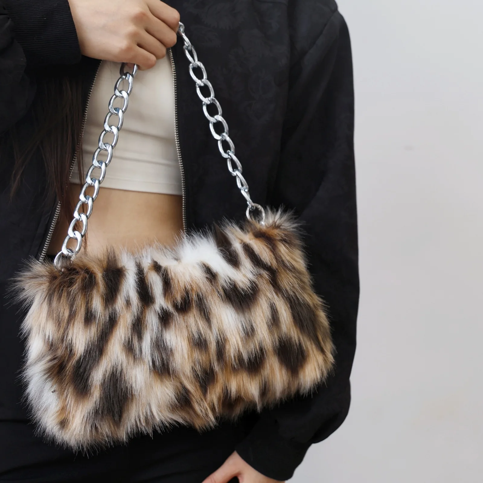 New Faux Fur Leopard Shoulder Bag Women's Autumn Winter Chain Handbags Ladies Leopard Print Clutch Purses Fluffy Top Handle Bags