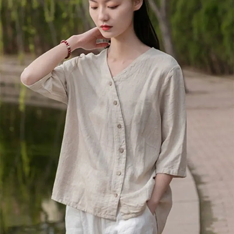 

Свободная женская рубашка в расслабленном стиле, большие размеры, V-образный вырез, универсальная, из хлопка и льна, с коротким рукавом, весна-лето, новинка, верхняя одежда