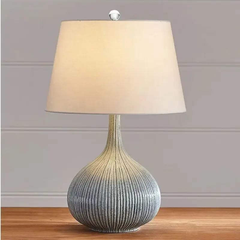 Modern light luxury simple bedroom bedside lamp living room study premium snowflake villa designer American ceramic desk lamp