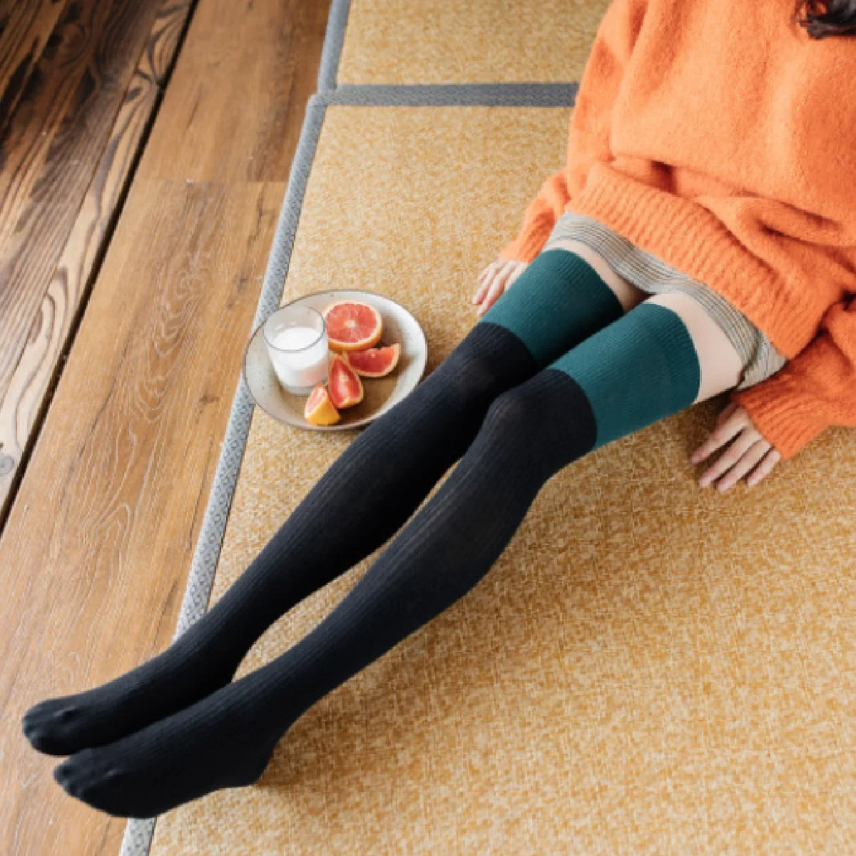 1 Pair of Ladies Autumn and Winter New Double Needle Color Matching Tube, Thigh Female Knee Socks