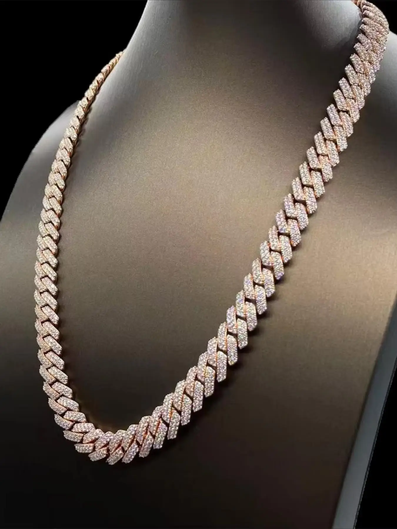 Double-row 14mm Cuban necklace, outstanding craftsmanship, classic version,full of hip-hop atmosphere,worn for parties and dates