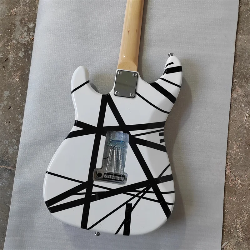 Electric Guitar with White and Black Stripe Varnish, Classic Production, Can Be Customized Color, 6 String