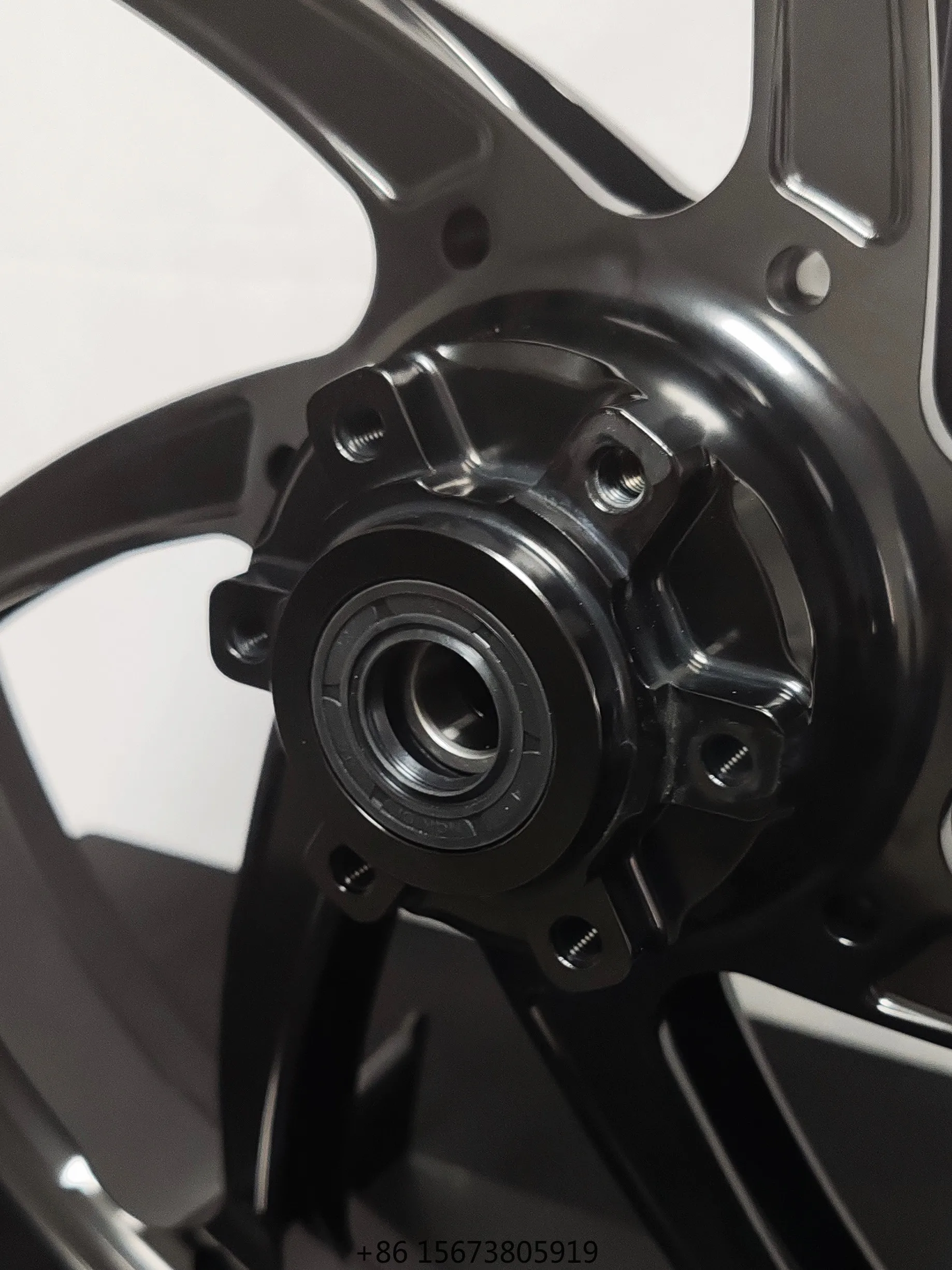 Suitable for Aprilia RS660 2021-2025 Forged Wheel Hubs 17x3.5 17x5.5 CNC Machined 6061-T6 Aluminum Performance Motorcycle Wheel