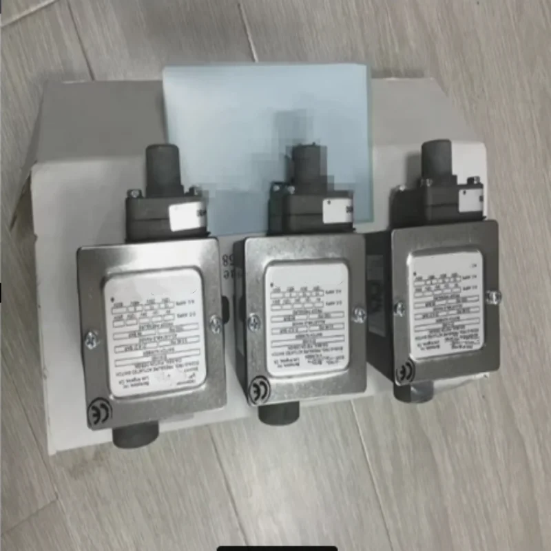 

New Original Pressure Switch E1H-H90 E1H-H90-Z27 E1H-H-VAC-P6-V E1H-H15-Z27 E1H-H15 E1H-H250 E1H-H500 EPD1H-AA40