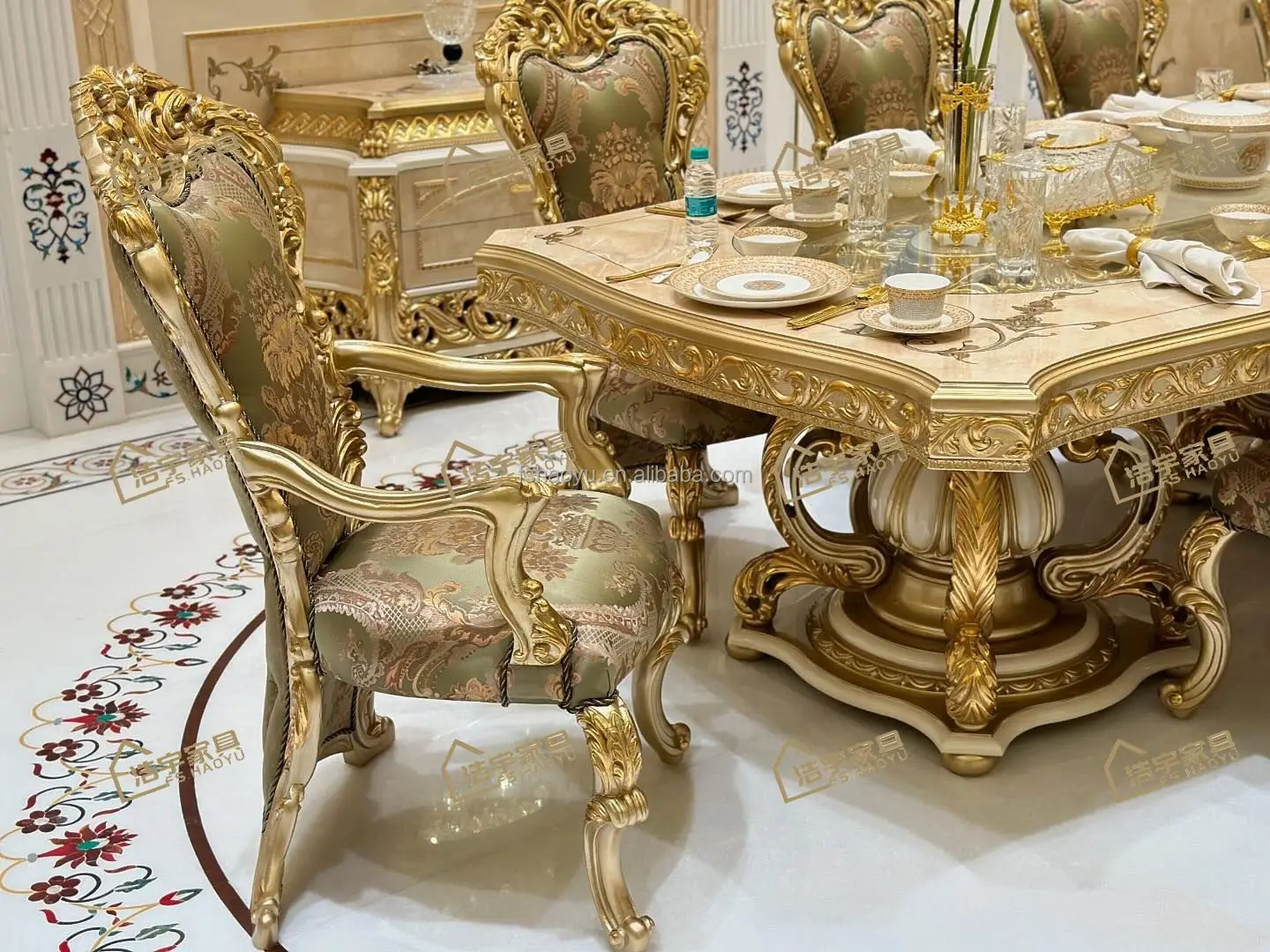 High-end high-quality French design solid wood royal dining room furniture European wooden luxury dining table