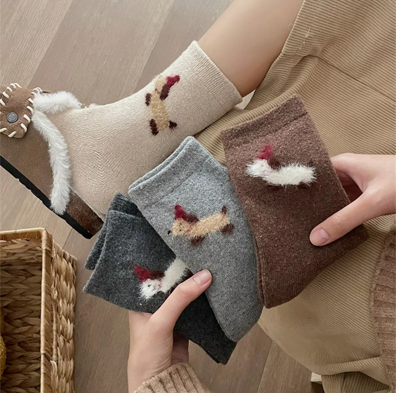 

1/4 Pairs Women Wool Crew Socks Vintage Cartoon Cute Dog Pattern Mid-Calf Socks for Girls Warm For Autumn Winter Fall Funny Sock