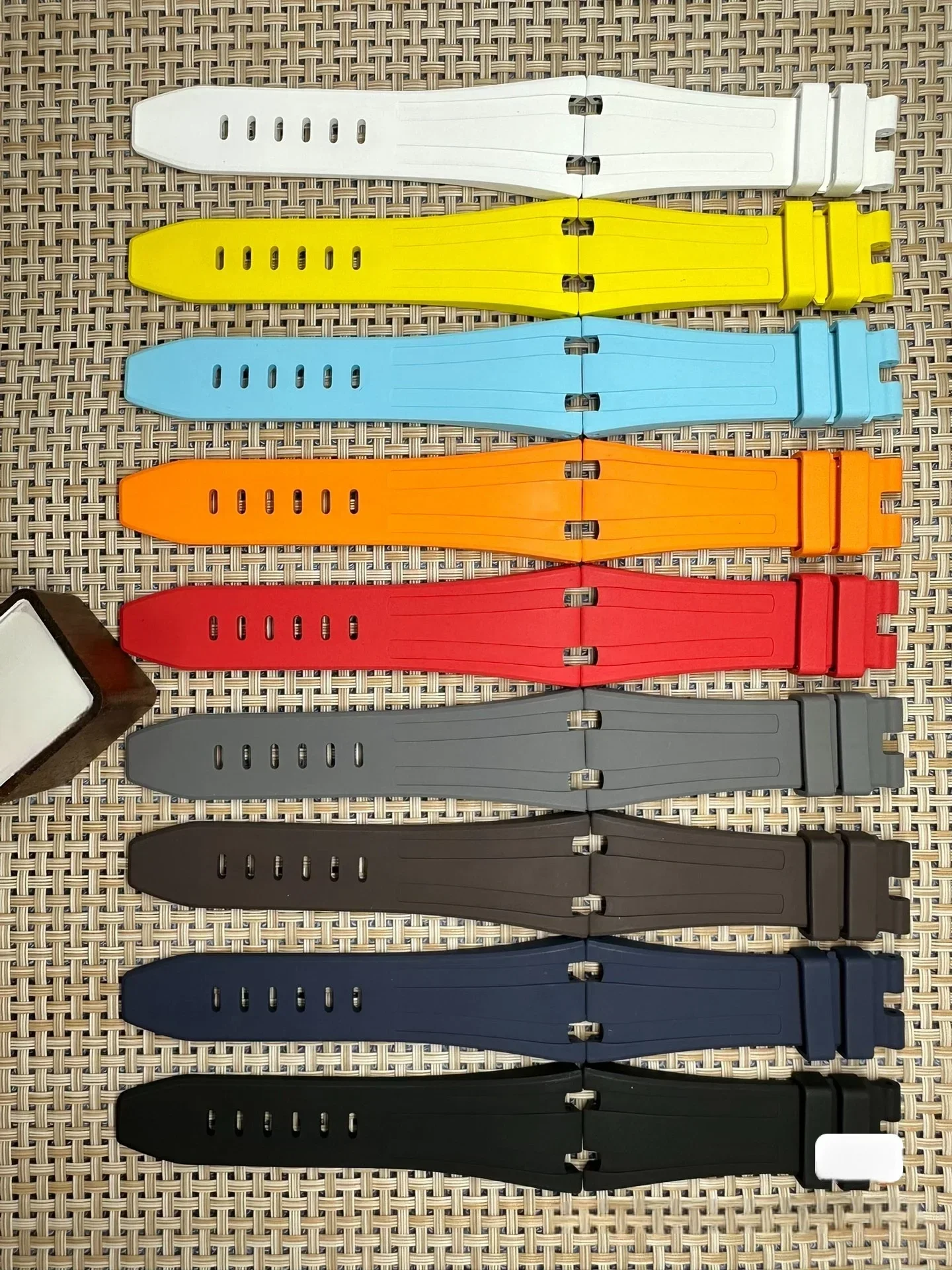 28-20mm Watchband for Audemars and Piguet Royal Oak Strap AP 15710 15703 FKM Rubber Watch Strap Pin Buckle Silicone Band