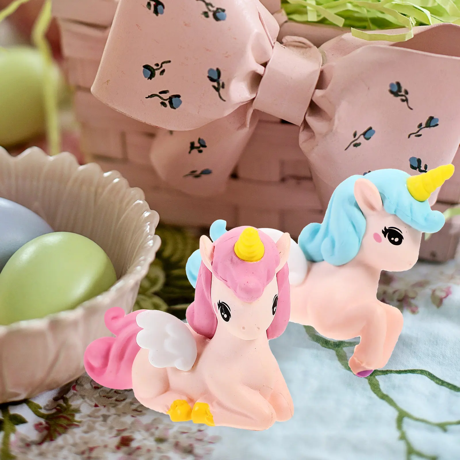 

Набор из 8 миниатюрных фигурок единорогов из смолы: легкие, прочные украшения для тортов, маленькие садовые декорации, миниатюрный декор с единорогами